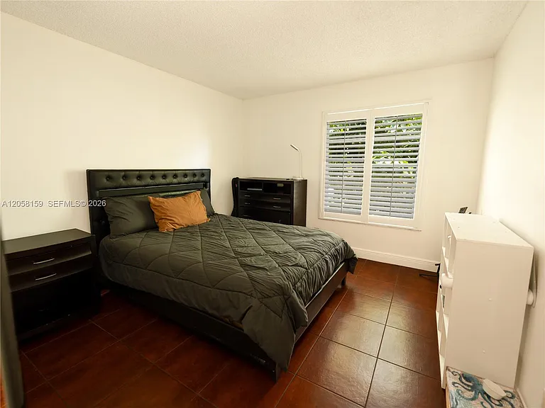 2200 NE 7th St — Photo 12