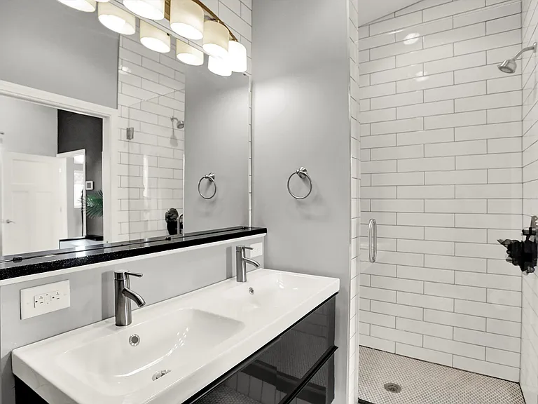 1334 Laurel St — Photo 14