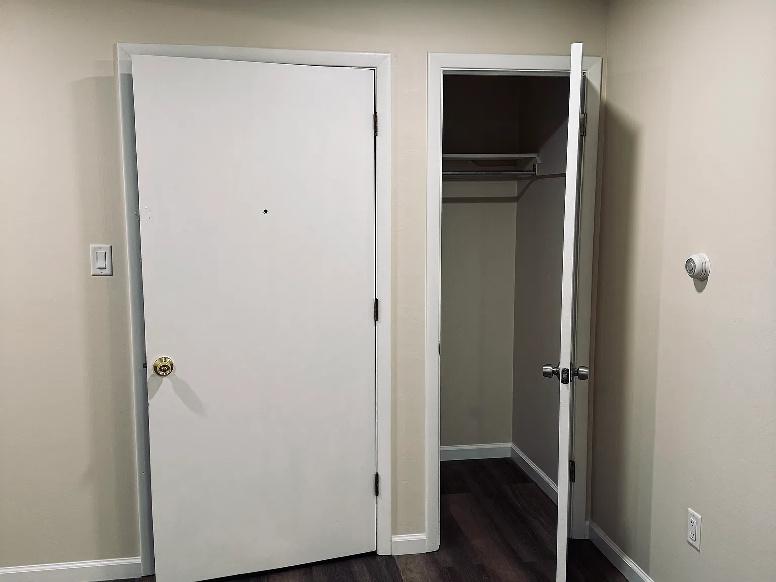 2 bed, 1000 sqft, $1,075 — Photo 3