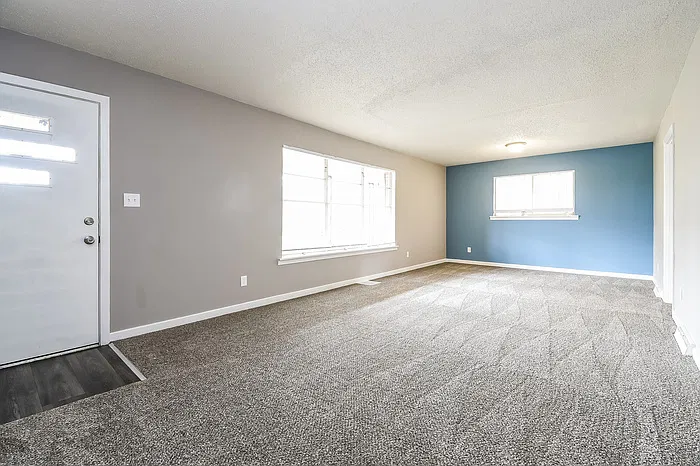 3 bed, 2.0 bath, 1462 sqft, $1,595 — Photo 2
