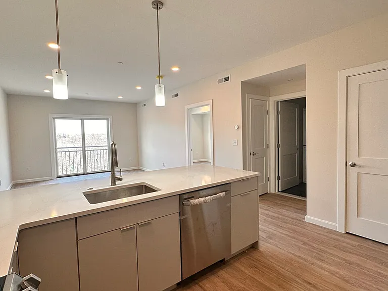 458 Washington St #305 — Photo 9