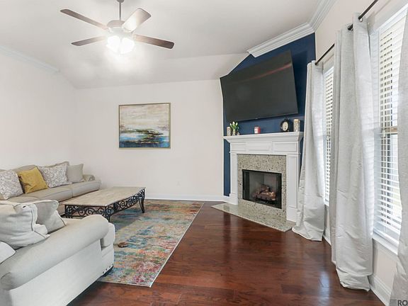 5th image of 42542 Cedar Park Ave