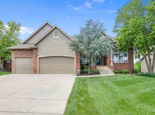 2085 N Glen Wood Ct, Wichita, KS 67230