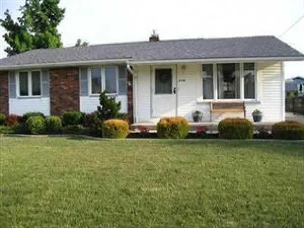 1st image of 218 Washington Dr