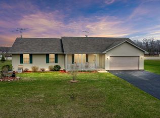 838 Poppy Ln, Little Suamico, WI 54141