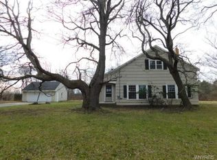 1335 Sturgeon Point Rd, Derby, NY 14047