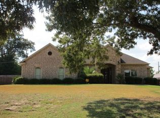 125 Towering Oaks Ln, Longview, TX 75602