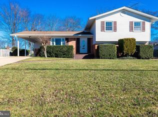 6424 Meriwether Ln, Springfield, VA 22150