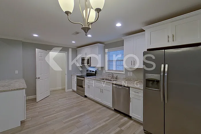162 Eastwood Ln — Photo 5