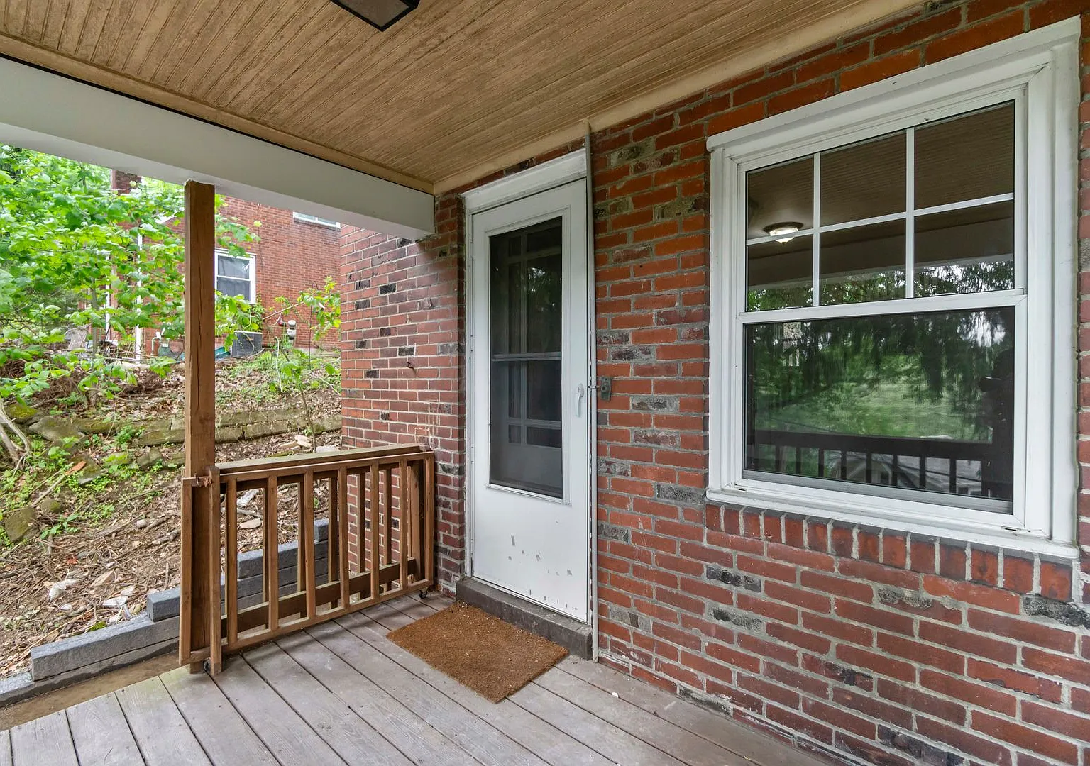 Ready For Move In! Don't Miss This Updated 3-Bedroom In Forest Hills! — Photo 4
