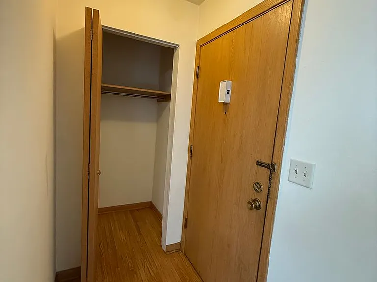 643 Cleveland Ave S — Photo 40