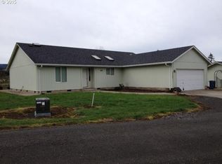 39093 Snowmountain Dr, Dexter, OR 97431
