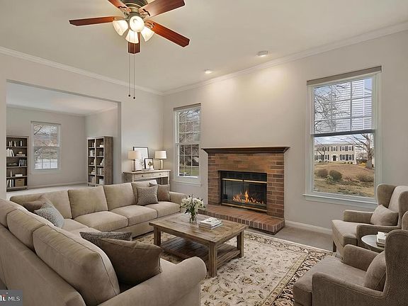5th image of 38 Blossom Wood Ct