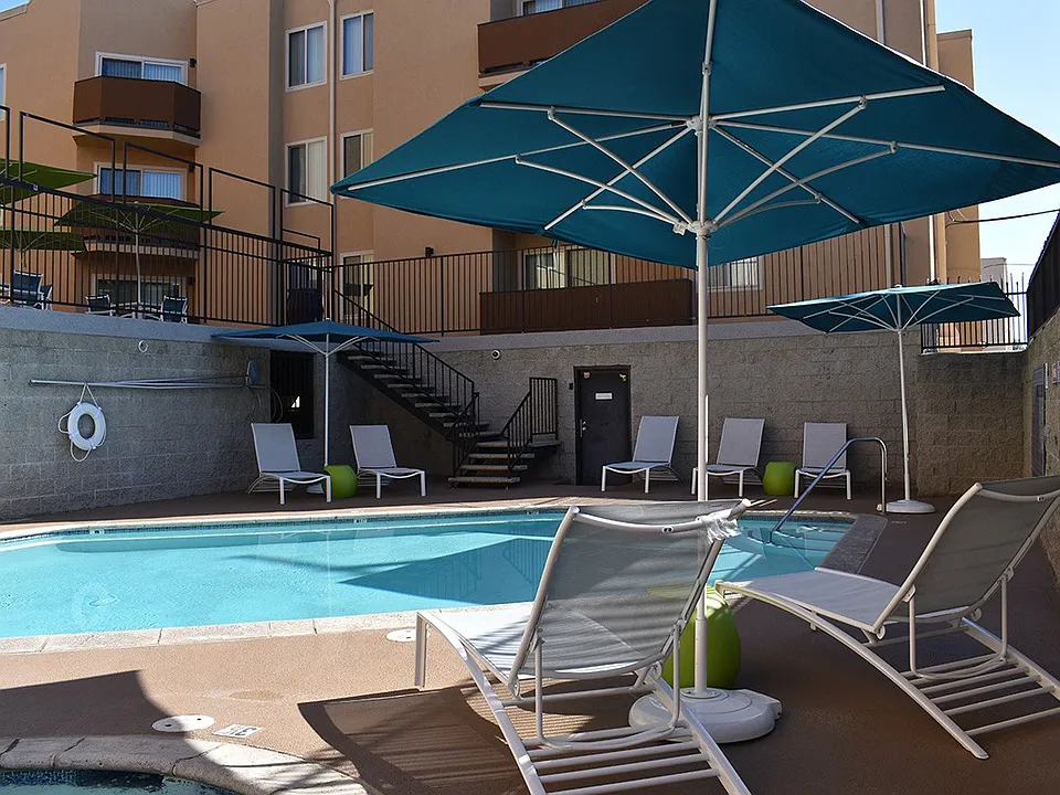 Encino Palms Apartments