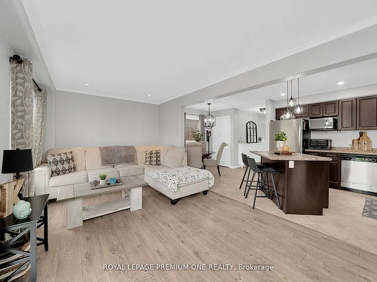 31 Stevenson St — Photo 17