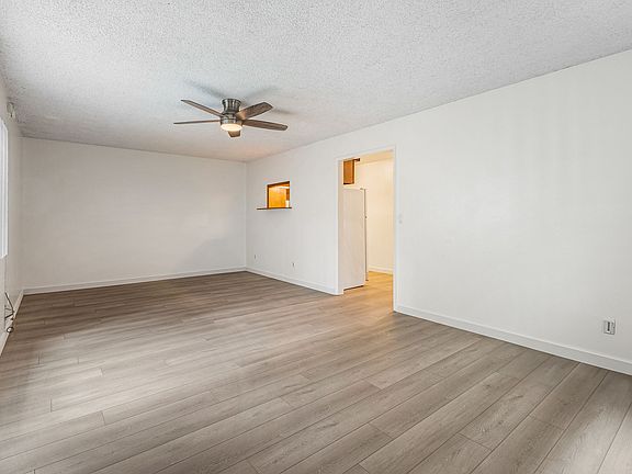 5th image of 6613 La Jolla Blvd
