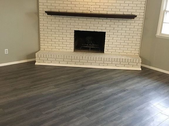 4th image of 3512 S Westwood Ave