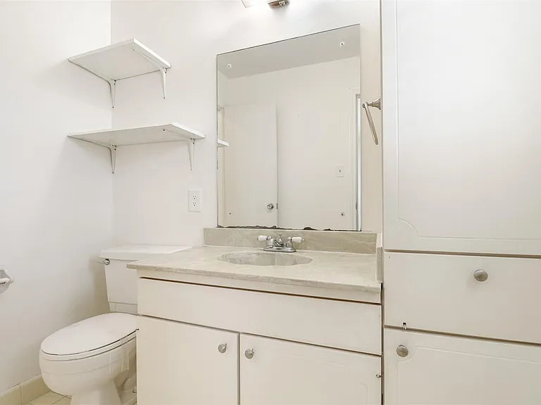 6332 Chevy Chase Dr #16 — Photo 14