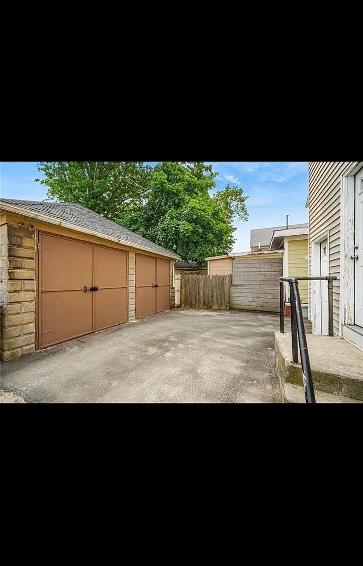 2 bed, 1194 sqft, $1,850 — Photo 2