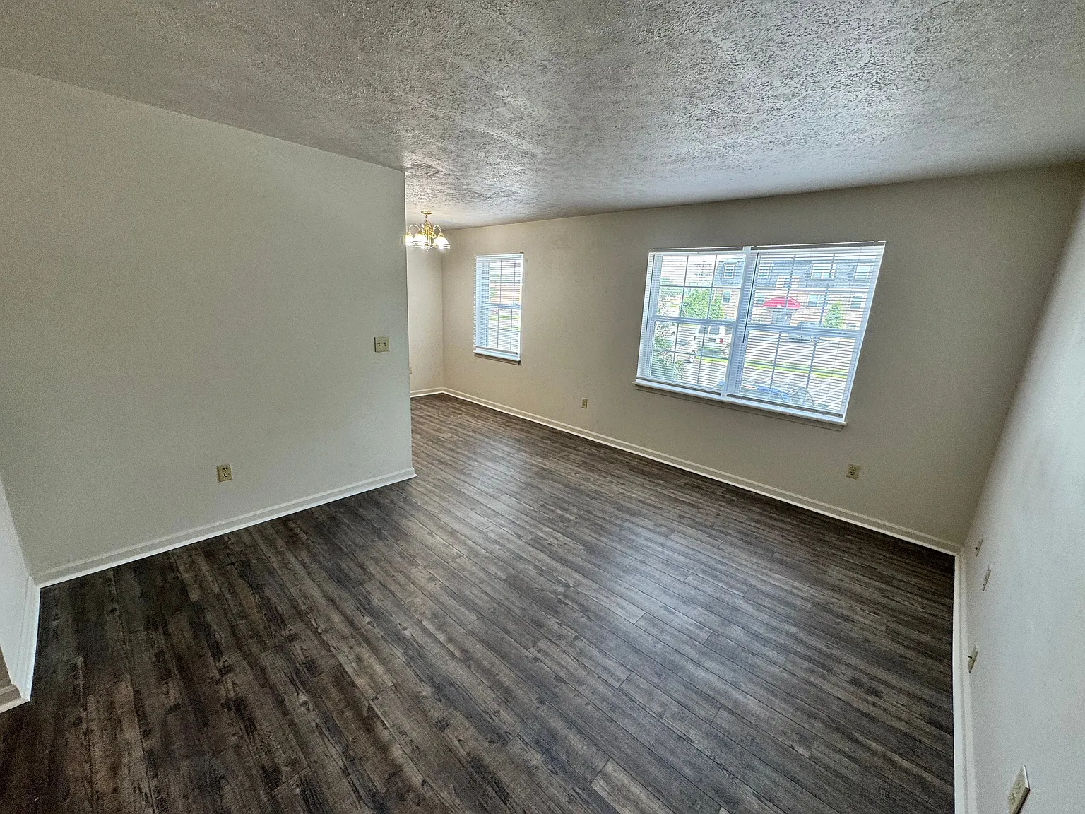 7308 Six Mile Ln — Photo 4