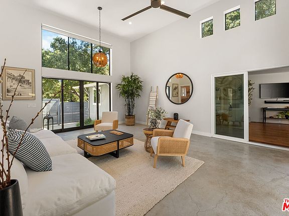 3rd image of 606 Thrift Rd