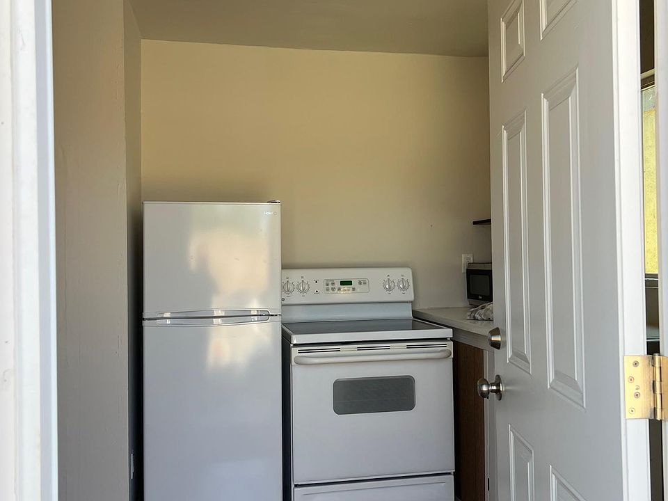 Kitchenette as soon as you open door