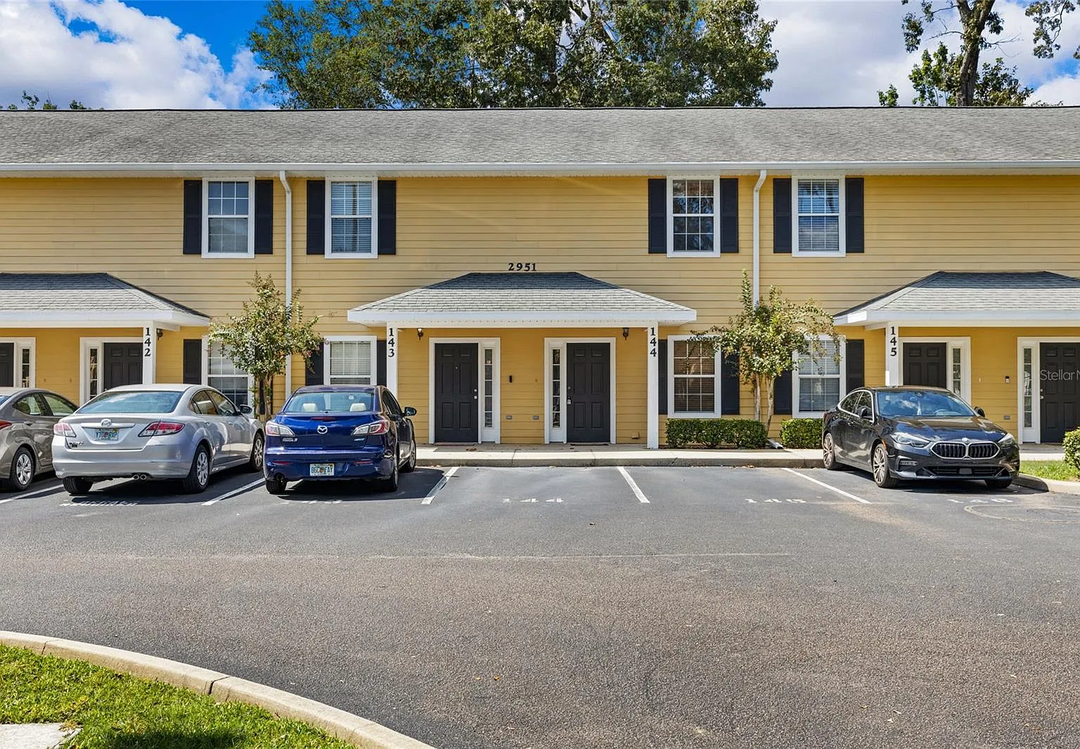 2 bed, 2.5 bath, 1250 sqft, $875 — Photo 1