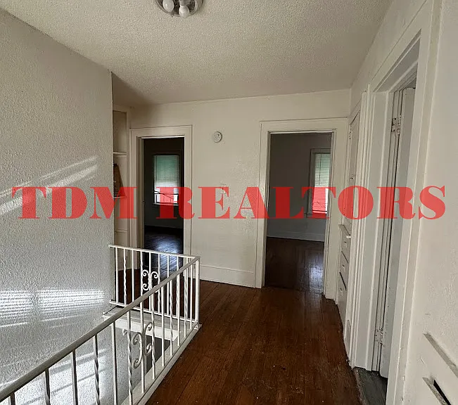 125 W McClellan St — Photo 10