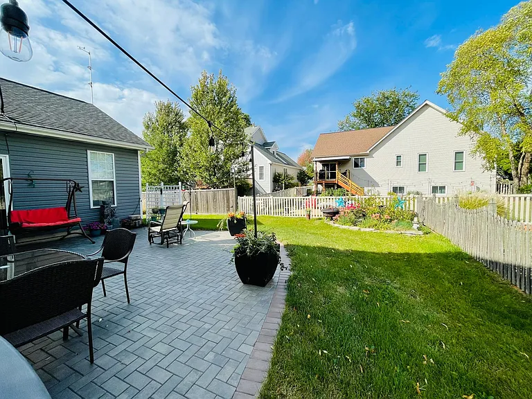 1675 McDowell Ave — Photo 26