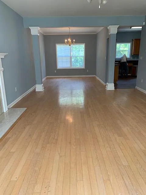 4 bed, 3.5 bath, 2854 sqft, $2,399 — Photo 2