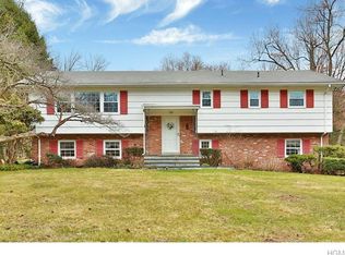 123 Rolling Hills Rd, Thornwood, NY 10594