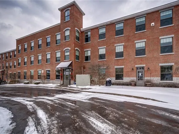 28 Maple St Unit 102, Marcellus, NY 13108