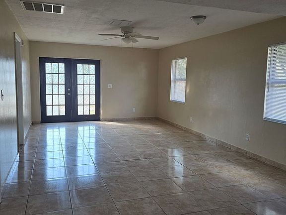 2nd image of 609 N Palm Dr