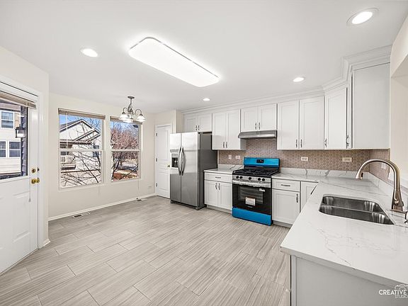 5th image of 530 Conservatory Ln #530