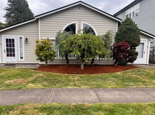 1022 17th Ave APT 4, Longview, WA 98632