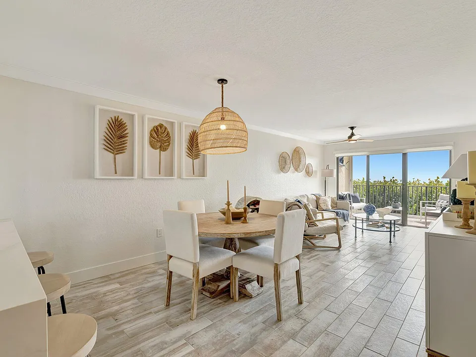 7420 S Ocean Dr #215