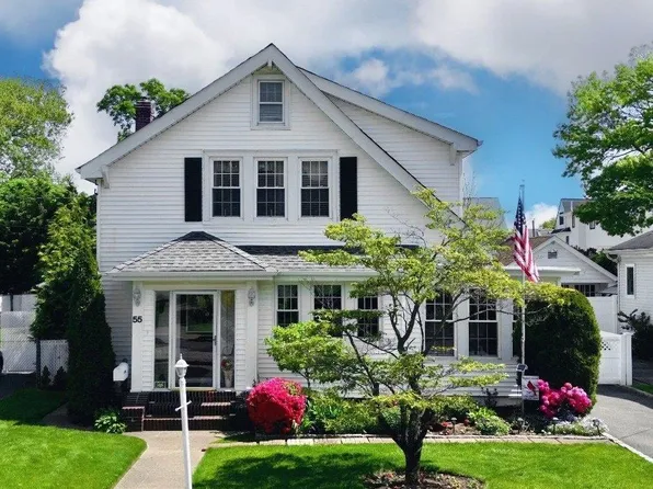 55 Clinton Avenue, Lynbrook, NY 11563