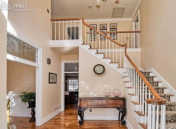 Entry Foyer - Beautiful woodworking details