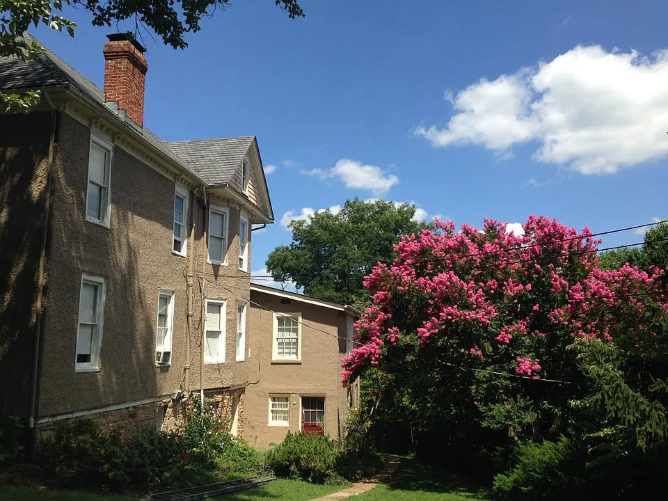 Historic House 4 condo units