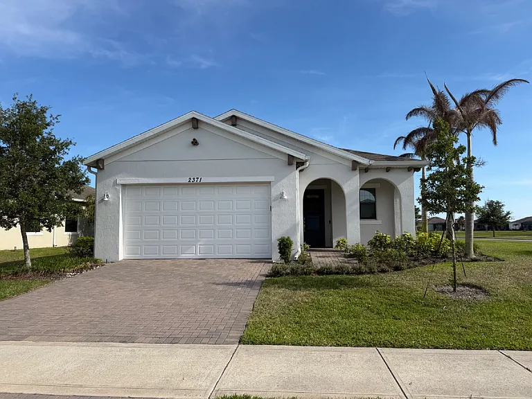 2371 Caravan Pl — Photo 2