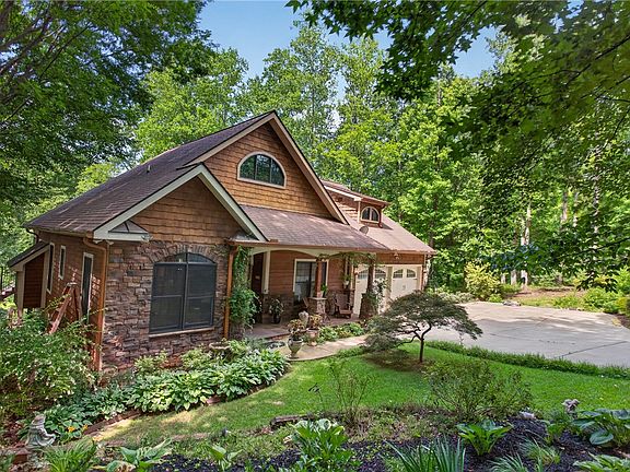 3rd image of 14029 Azalea Dr