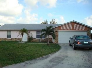 100 New Kent Ct, Royal Palm Beach, FL 33411