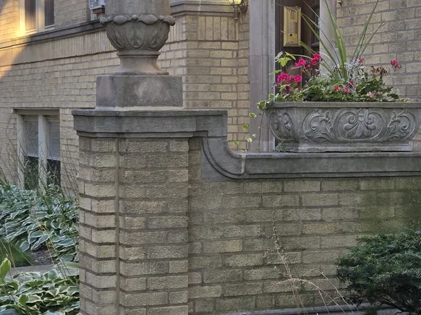 5709 N Magnolia Ave APT 3, Chicago, IL 60660
