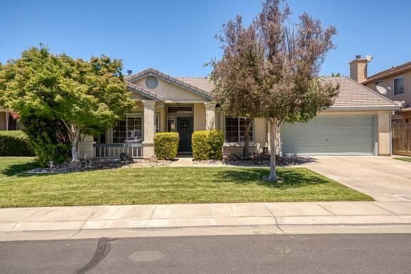 1st image of 775 Sugar Pine Dr