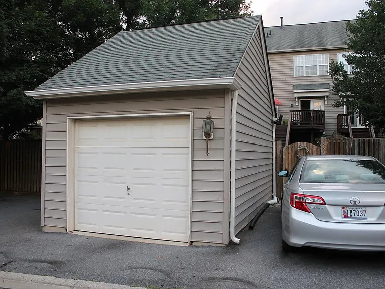 Detached Garage