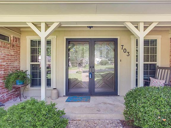 4th image of 703 Willow Creek Dr