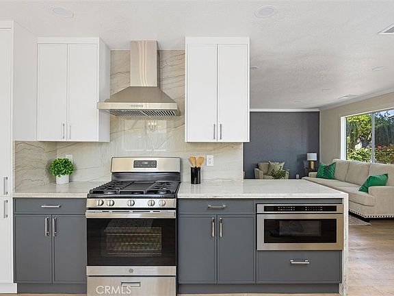 3rd image of 46 Lone Oak Way