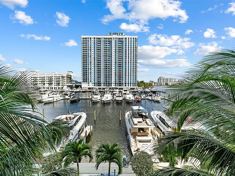 17111 Biscayne Blvd #307 — Photo 20