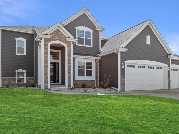 5672 South Fox Tail COURT, New Berlin, WI 53151