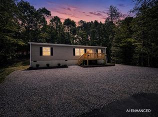 101 Sawyer Ridge Ln, Hayesville, NC 28904